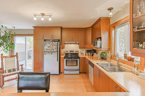 Kitchen - 46 150E Avenue, Saint-Hippolyte, QC - Indoor Photo Showing Kitchen With Double Sink