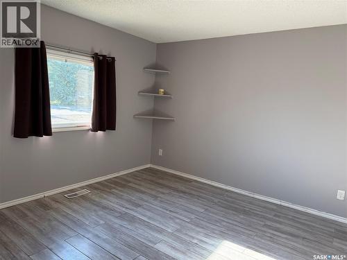 322 2Nd Avenue, Young, SK - Indoor
