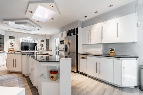 Kitchen - 234 Rue Plamondon, Repentigny (Repentigny), QC - Indoor Photo Showing Kitchen With Upgraded Kitchen