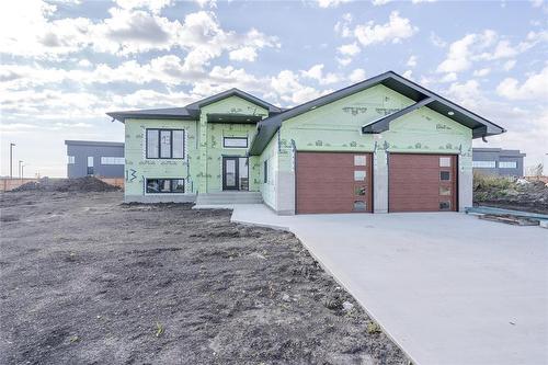 13 Wild Plum Lane  Steinbach, MB R5G 2Z1