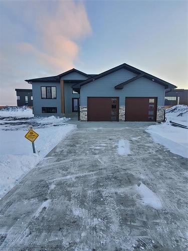 13 Wild Plum Lane  Steinbach, MB R5G 2Z1