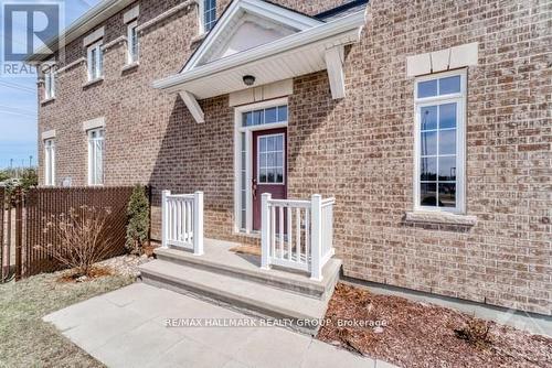 401 Foxhall Way, Ottawa, ON - Outdoor