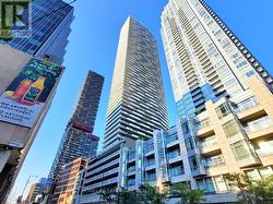 1510 - 2221 YONGE STREET  Toronto, ON M4S 0B8