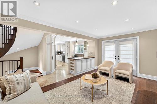 1779 Fifeshire Court, Mississauga, ON - Indoor Photo Showing Living Room