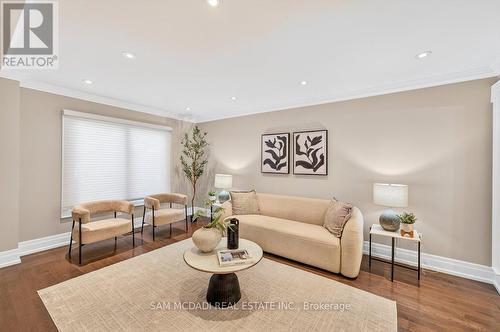 1779 Fifeshire Court, Mississauga, ON - Indoor Photo Showing Living Room