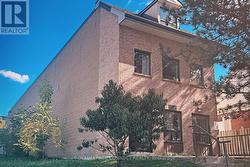 303 - 4872 VALLEY WAY  Niagara Falls, ON L2E 1W3