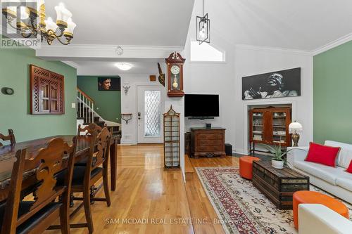 7 Pierpont Place, Mississauga, ON 