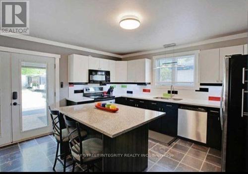 57 Howard Road, Newmarket, ON - Indoor Photo Showing Kitchen