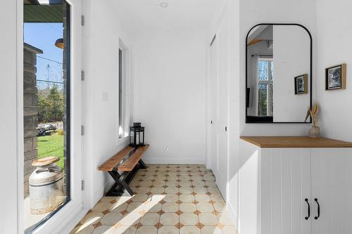 Hall d'entrée/Vestibule - 5900 Route De Fossambault, Fossambault-Sur-Le-Lac, QC - Indoor Photo Showing Other Room