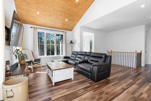 Salon - 5900 Route De Fossambault, Fossambault-Sur-Le-Lac, QC - Indoor Photo Showing Living Room