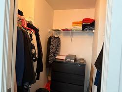 Walk-in closet - 
