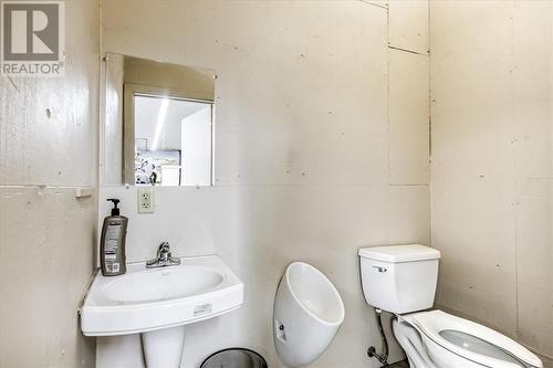 1064 Dew Drop Road, Sudbury, ON - Indoor Photo Showing Bathroom