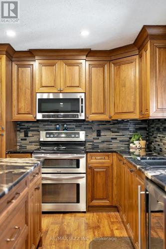 325 County Rd 30 Road, Prince Edward County (Hallowell Ward), ON - Indoor Photo Showing Kitchen