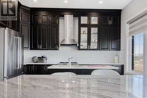 2 - 487 Aztec Drive, Oshawa, ON - Indoor Photo Showing Kitchen With Upgraded Kitchen