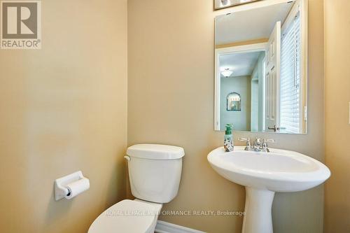 229 Mistral Way, Ottawa, ON - Indoor Photo Showing Bathroom