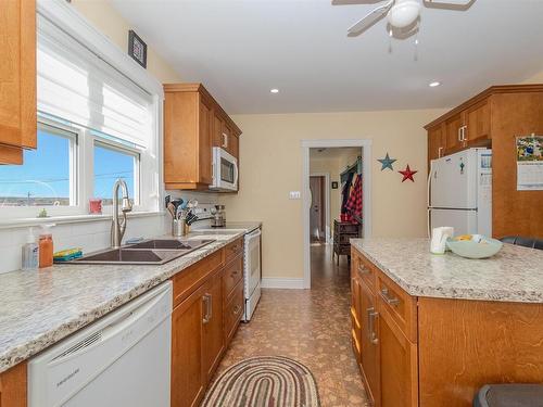 15 Harriet Street, Sydney River, NS 