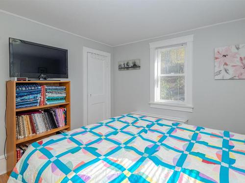 15 Harriet Street, Sydney River, NS 