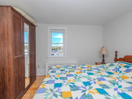 15 Harriet Street, Sydney River, NS 