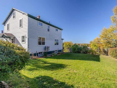 15 Harriet Street, Sydney River, NS 