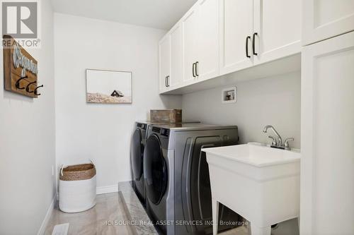 276 Tanglewood Drive, Hamilton, ON - Indoor Photo Showing Laundry Room