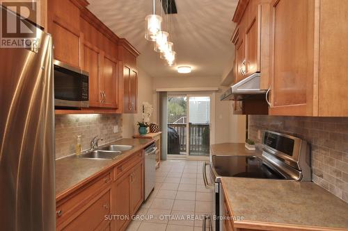 1267 Shillington Avenue, Ottawa, ON - Indoor Photo Showing Kitchen With Double Sink