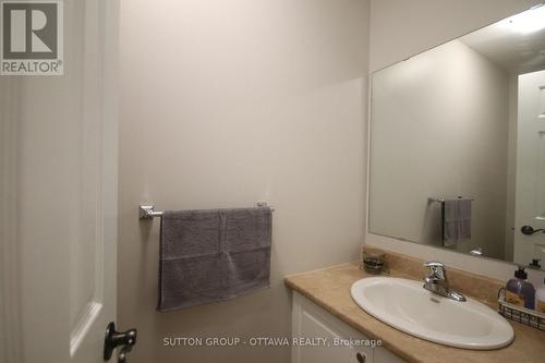 1267 Shillington Avenue, Ottawa, ON - Indoor Photo Showing Bathroom