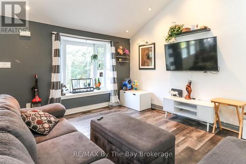 67 Constance Boulevard, Wasaga Beach, ON - Indoor Photo Showing Living Room