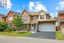 107 COLUMBIA AVENUE  Ottawa, ON K1V 1Z3