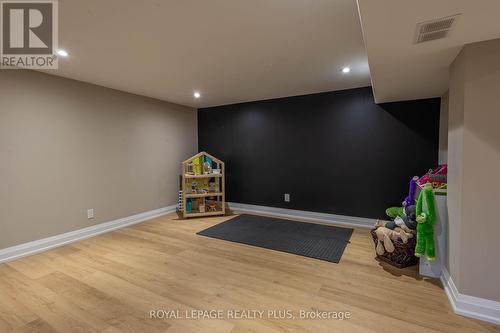 884 Eagle Drive, Burlington, ON - Indoor