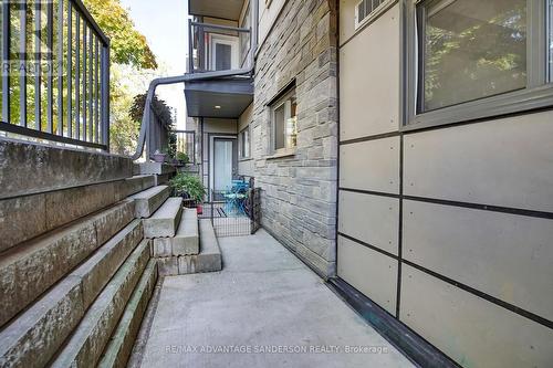 118 - 15 Jacksway Crescent, London North (North G), ON - Outdoor With Exterior