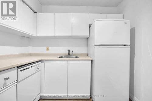 118 - 15 Jacksway Crescent, London North (North G), ON - Indoor