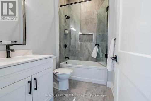1 - 7472 Mountain Road, Niagara Falls (Casey), ON - Indoor Photo Showing Bathroom