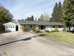 19 Creighton DR  Sussex Corner, NB E4E 3C8