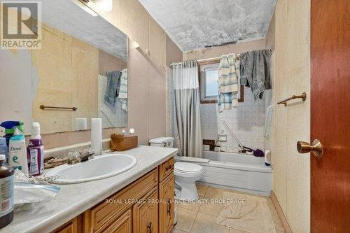 798 Arundel Place, Kingston (South Of Taylor-Kidd Blvd), ON - Indoor Photo Showing Bathroom