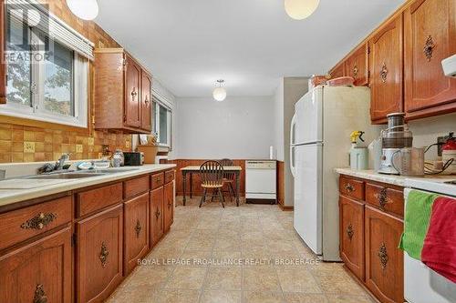 798 Arundel Place, Kingston (South Of Taylor-Kidd Blvd), ON - Indoor Photo Showing Kitchen