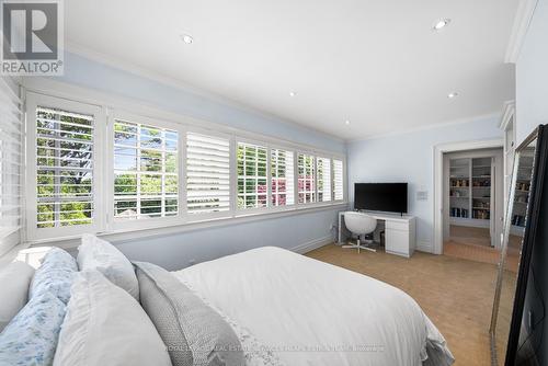 25 Strathgowan Crescent, Toronto, ON - Indoor Photo Showing Bedroom