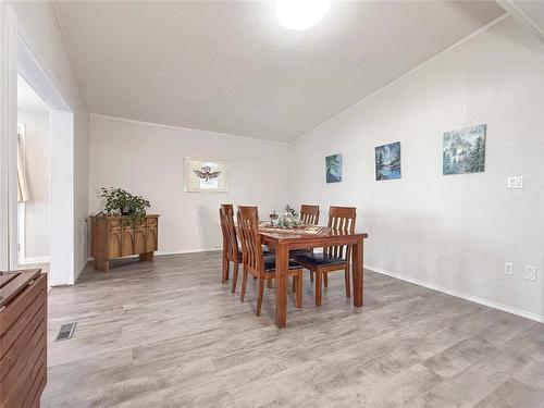 81 Mockingbird Drive, Brandon, MB - Indoor Photo Showing Dining Room