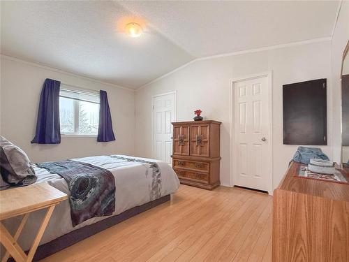 81 Mockingbird Drive, Brandon, MB - Indoor Photo Showing Bedroom