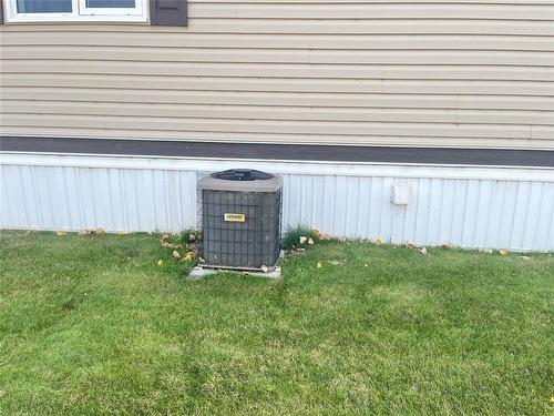 81 Mockingbird Drive, Brandon, MB - Outdoor