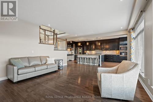 675 Fieldstone Drive, Kingston (Kingston East (Incl Barret Crt)), ON - Indoor Photo Showing Living Room