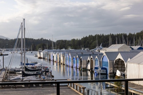 201-2270 Harbour Rd, Sidney, BC - Outdoor