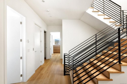 201-2270 Harbour Rd, Sidney, BC - Indoor