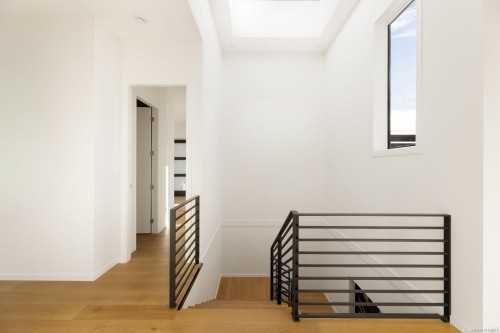 201-2270 Harbour Rd, Sidney, BC - Indoor Photo Showing Other Room