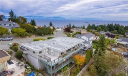 3656 Glen Oaks Dr  Nanaimo, BC V9T 5L3