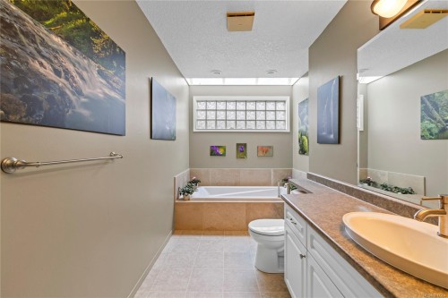 3656 Glen Oaks Dr, Nanaimo, BC 