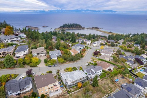 3656 Glen Oaks Dr, Nanaimo, BC 