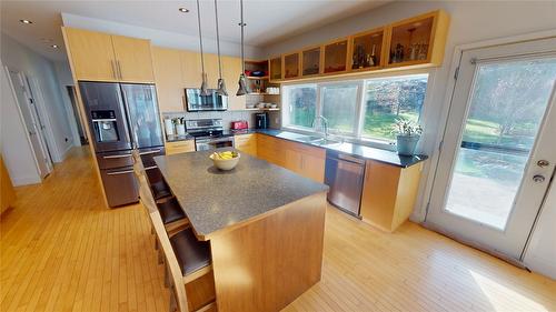 2919 Westview Road, Cranbrook, BC - Indoor Photo Showing Kitchen