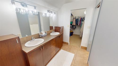 2919 Westview Road, Cranbrook, BC - Indoor Photo Showing Bathroom