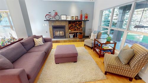 2919 Westview Road, Cranbrook, BC - Indoor Photo Showing Living Room With Fireplace