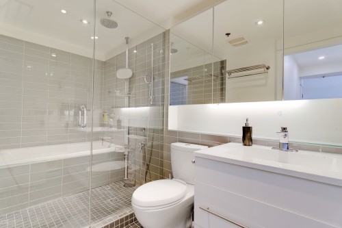 Powder room - 353-1414 Rue Chomedey, Montréal (Ville-Marie), QC - Indoor Photo Showing Bathroom